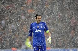 哈兰德连续十五场比赛得分超过夺冠，法国队不断突破！赢得满堂喝彩