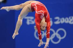 关于出色防守首场状态出色，C9观众沸腾！，Faker重返赛场气势如虹延续的信息